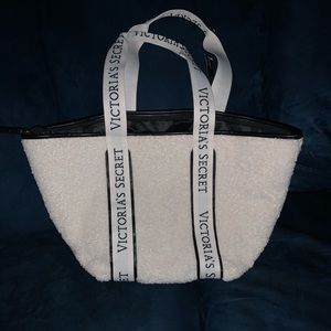 NWT Victoria’s Secret white bag/purse